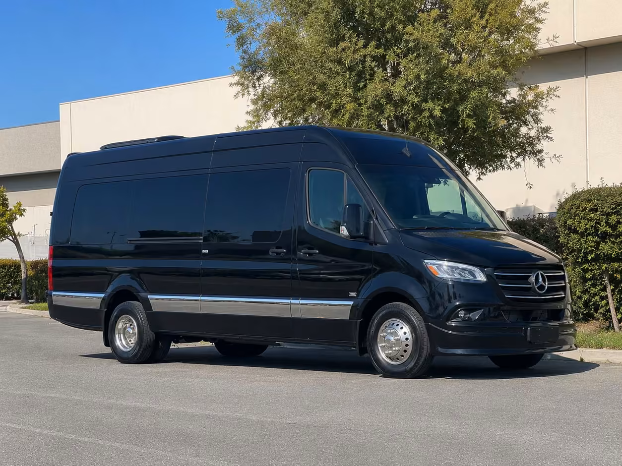 14 passenger sprinter limousine