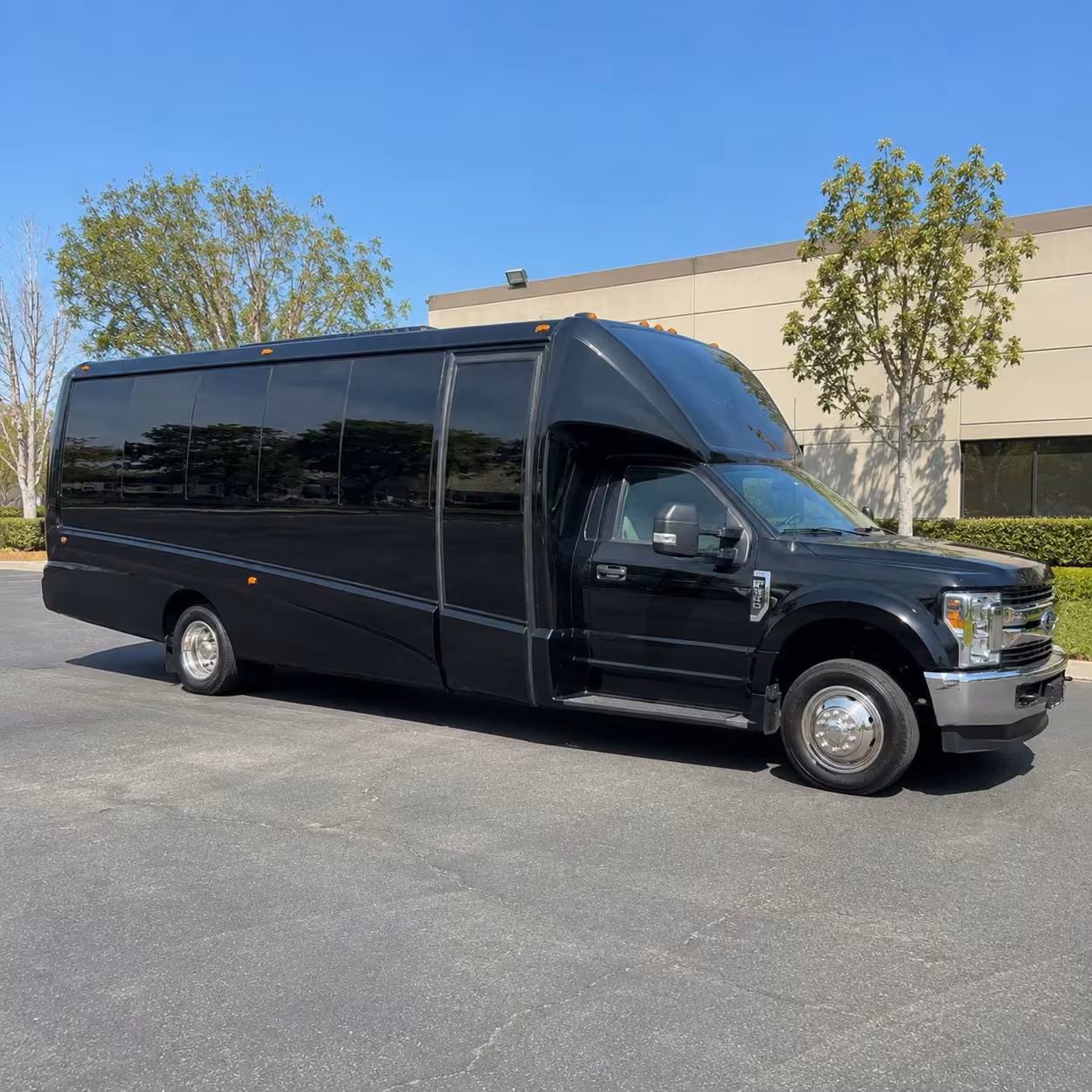 18 passenger party bus